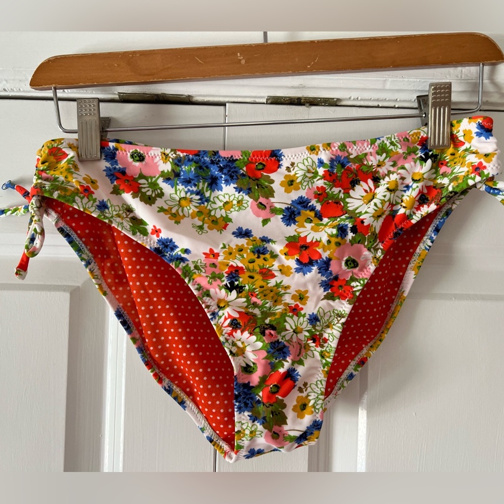 Jessica’s Simpson Floral Bikini Bottom